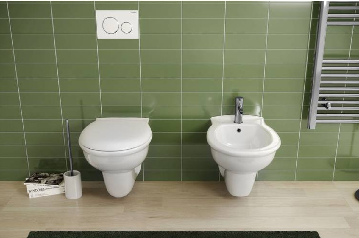 Sanitari sospesi in ceramica con sedile copri wc standard arredo moderno