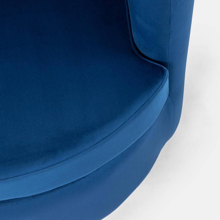 Poltrona in velluto blu con base dorata