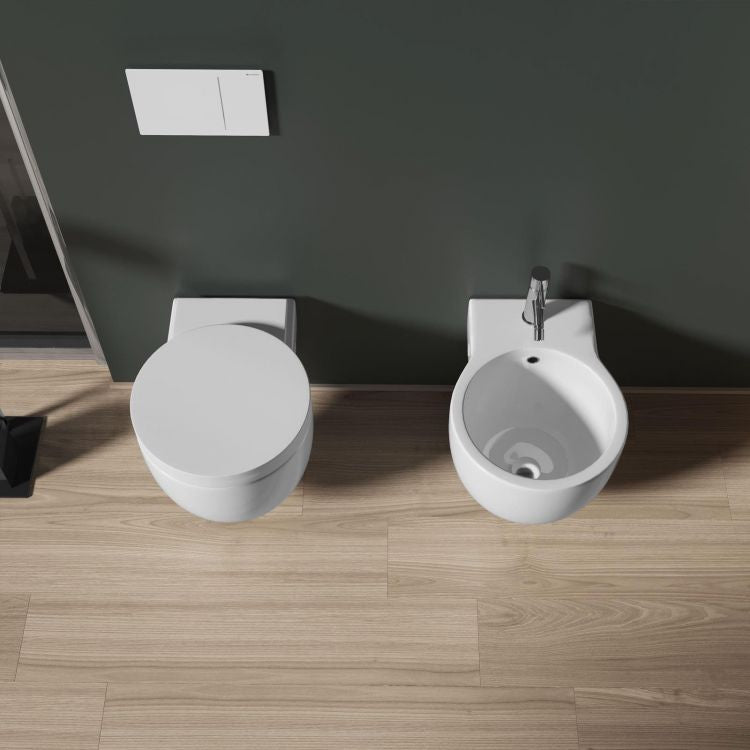 Sanitari sospesi in ceramica lucida con sedile copri wc softclose salvaspazio